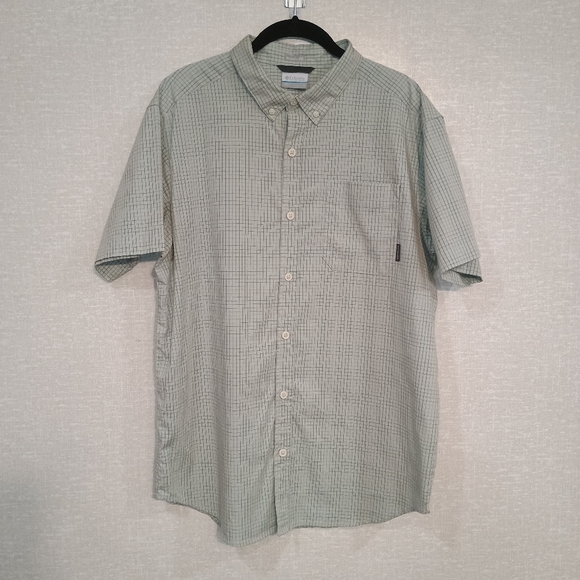 COLUMBIA REG. FIT MEN BUTTON FRONT SHIRT SZ L SHORT SLEEVE LIGHT GREEN PERFECT - Picture 1 of 5